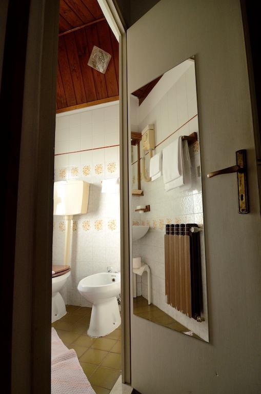 בלונו Albergo Mirella חדר תמונה